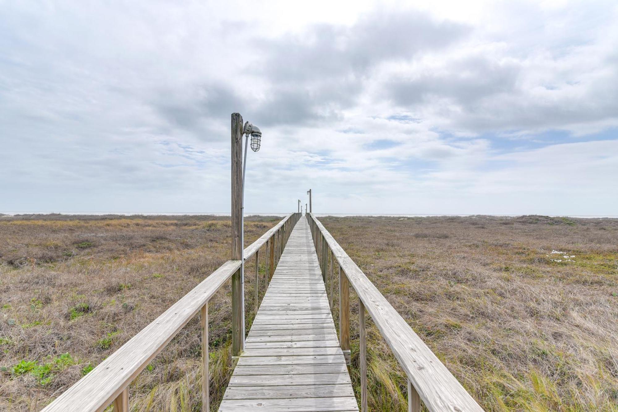 Ocean-View Surfside Home With Boardwalk To Beach! サーフサイド・ビーチ エクステリア 写真